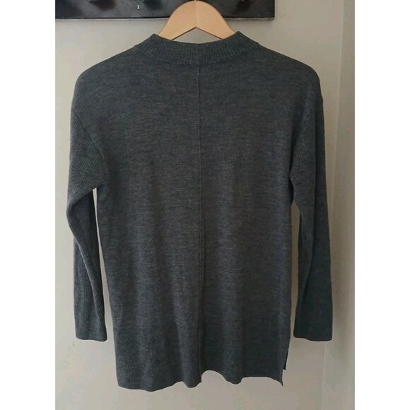 Talbots 100% Pure Merino Wool Sweater Size Medium Petite Gray Ribbed Sleeve - Picture 7 of 9
